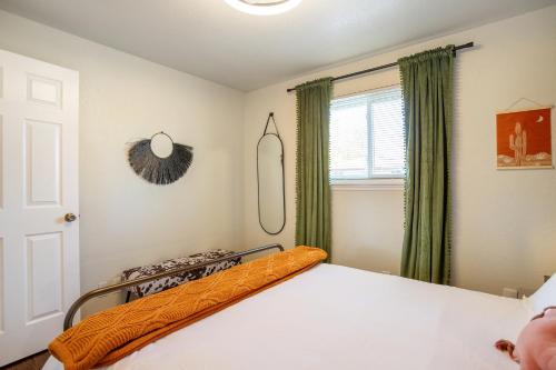 5BD Near Downtown - Movie Theater & BBQ Backyard in Westminster, USA