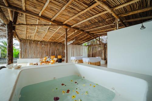 Gyógyfürdő, Dune Boutique Hotel located at the party zone in Tulum