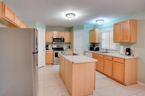 Relax by Pool Port St Lucie Home Near Local Park! in White City, USA