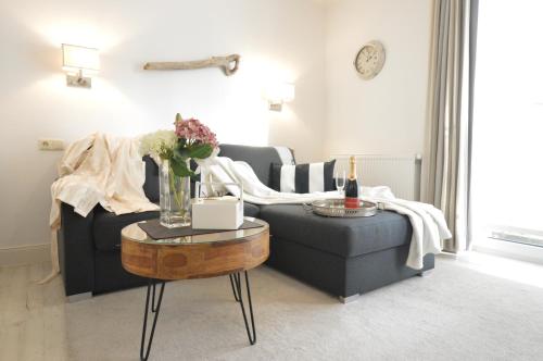 One-Bedroom Apartment 3