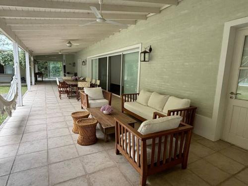 Espectacular Casa en Barrio Privado El Faro, 5 suites independientes in Colonia Esterella