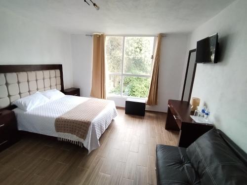 Hotel El Balcón (Hotel El Balcon) in Col Sta Julia