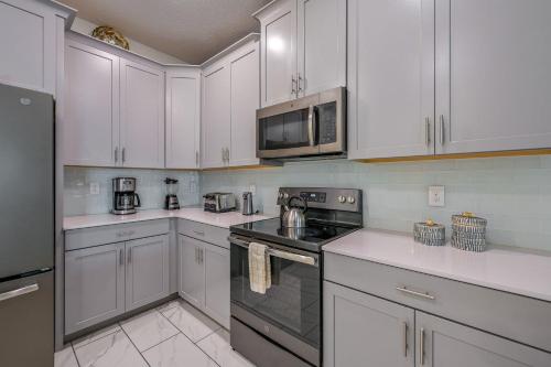 Dream Disney Getaway Private Pool Hot Tub Games Room. Book Now SLR 1136 in Kissimmee, USA
