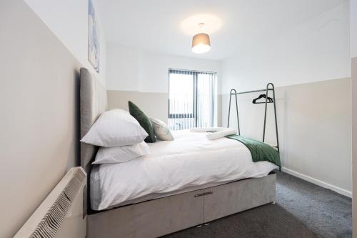 Manchester - Beautiful Serviced Apartment, Amazing Location, Close to Old Trafford, City Centre, Media City, Etihad, Coop Live, AO Arena, Salford Quays, sleeps up to 6, with Free Private Car Parking, Manchester (fotografie 10)