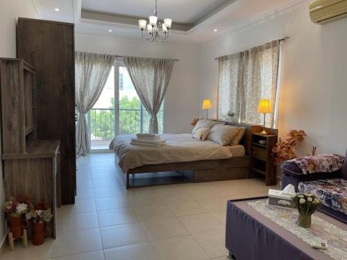 Spacious Aprt in the City-Suitable for Families