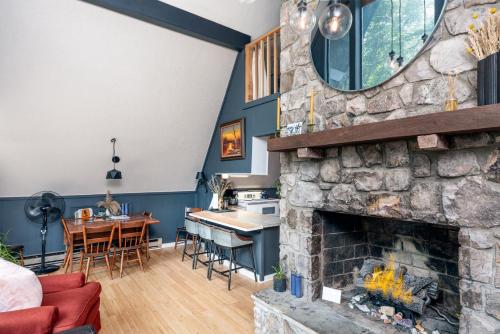 URSUS, A Secluded Midcentury Modern AFrame Chalet in Beech Mountain, USA