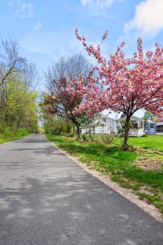 Ardsley Acres Hotel Court in Ardsley, USA