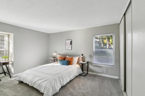 400 Winchester 605 L 2 Bed 2 Bath Newly Furnished in Atlanta, USA