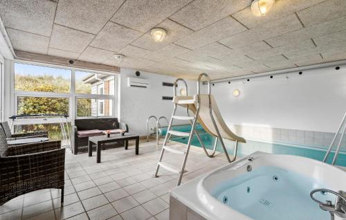  Awesome Home In Ringkøbing With Wifi in Ringkøbing