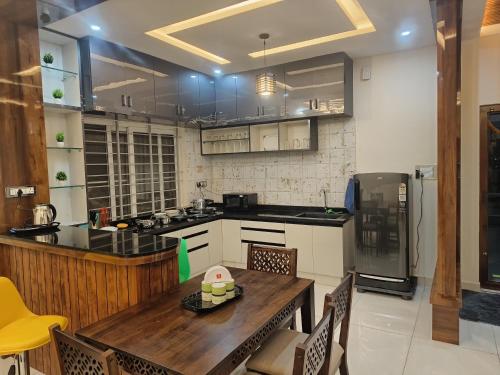 ห้องครัว, MaNaVa Luxury Service Apartment in กัลยานานครา