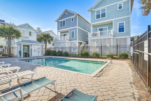 Walk to Shore Myrtle Beach Home with Pool Access!