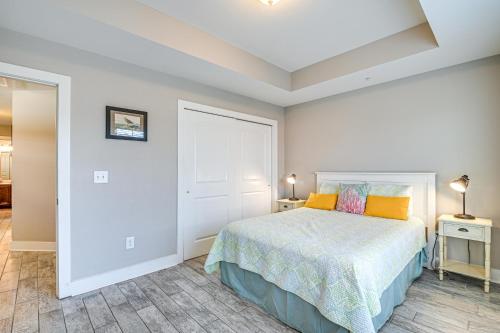 Walk to Shore Myrtle Beach Home with Pool Access! in Myrtle Beach, USA