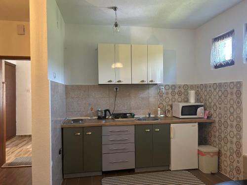 virtuve, Guesthouse D&D in Ličko Petrovo Selo
