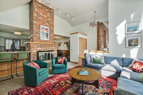 Ultimate Family Getaway Hot Tub and Movie Nights in McGaheysville, Vereinigte Staaten von Amerika