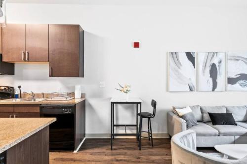 Comfortable 1BR with Pool View in City Center in Birmingham, USA