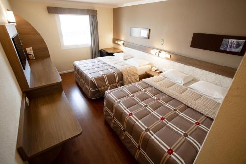 2 double beds