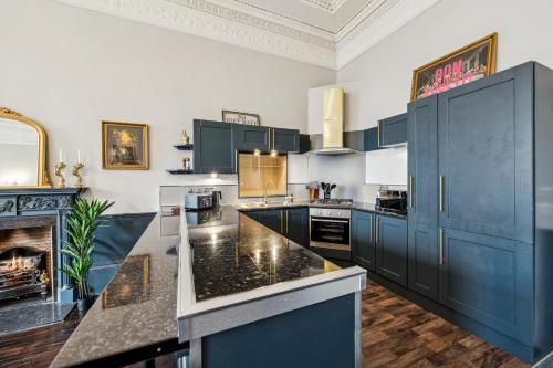 Grand 2 Bed West End Residence, Glasgow (photo 8)