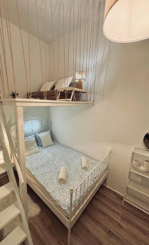 Cosy Central Hideaway Budapest - Tap to explore photos