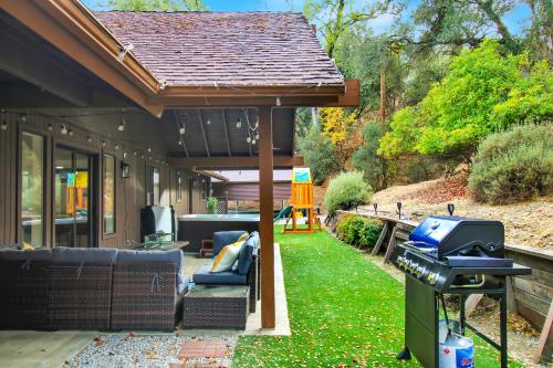 Yosemite Forest Villa