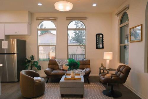 Jies Choice Decent 2b2b Suite 15 mins to DT unit C in Alhambra, USA