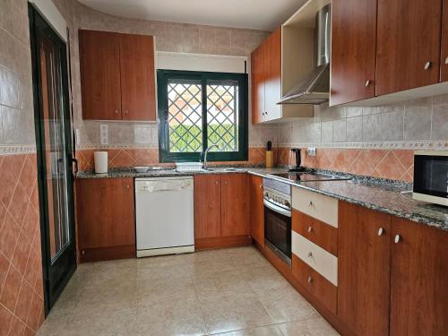 Private Pool- Rooftop Terrace & Bbq- AirCon in Zurgena
