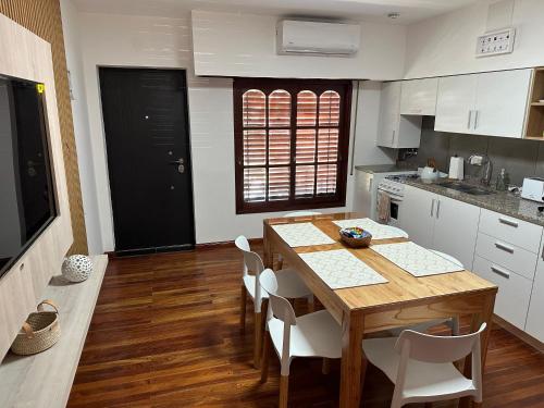 Alojamiento temporario Chela cochera propia incluida in 산 로렌소