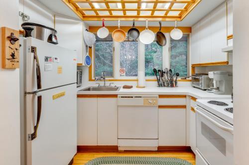 Cozy Bretton Woods Ski-InandSki-Out Condo with Deck! Cozy Bretton Woods Ski-InandSki-Out Condo with Deck!