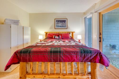 Cozy Bretton Woods Ski-InandSki-Out Condo with Deck! Cozy Bretton Woods Ski-InandSki-Out Condo with Deck!