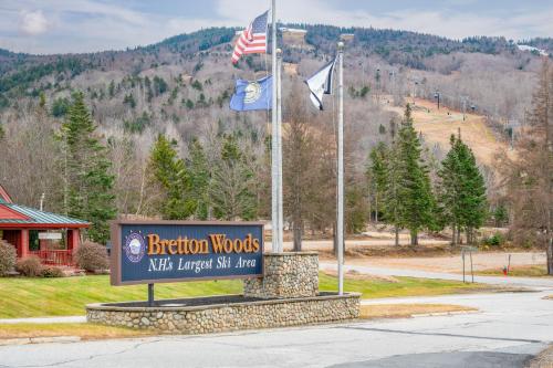 Cozy Bretton Woods Ski-InandSki-Out Condo with Deck! Cozy Bretton Woods Ski-InandSki-Out Condo with Deck!