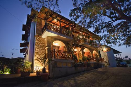  Archodariki in Ouranoupoli