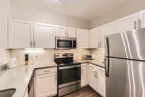 Crest at Midtown 4209 l 1 Bedroom 1 Bathroom in SoNo District