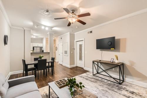 Crest at Midtown 4209 l 1 Bedroom 1 Bathroom in SoNo District