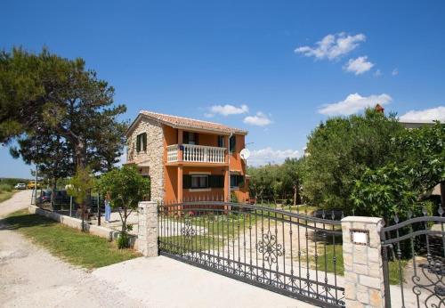 Holiday Home Marija-70m from beach
