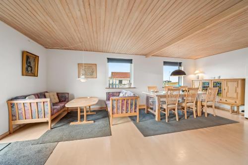 Exterior view, Lovely Holiday Home With Panoramic Views Of The North Sea in Lild Strand