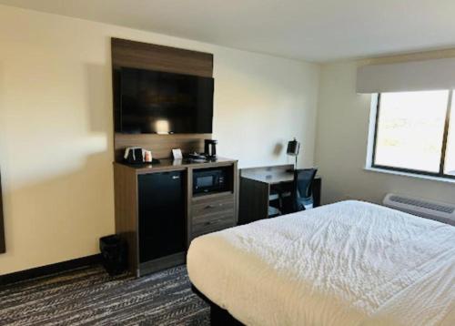 Clarion Pointe Milwaukee Airport - image 4