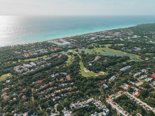 Séjour haut de gamme dans loasis verdoyante dAWA in Playa del Carmen, Mexico