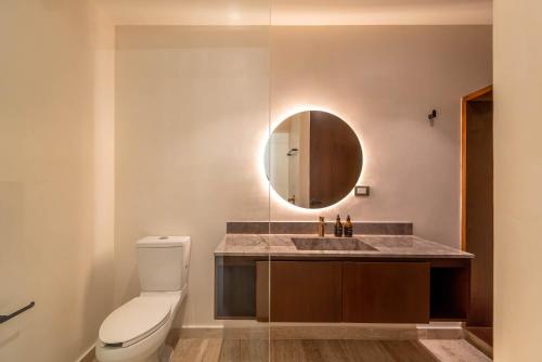 Apartment room in Lux 2BR with Rooftop Pool Spa Gym Kids Playroom #229