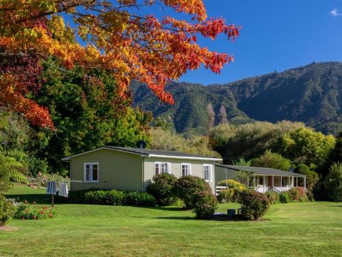 Marahau Riverside cottages in Marahau