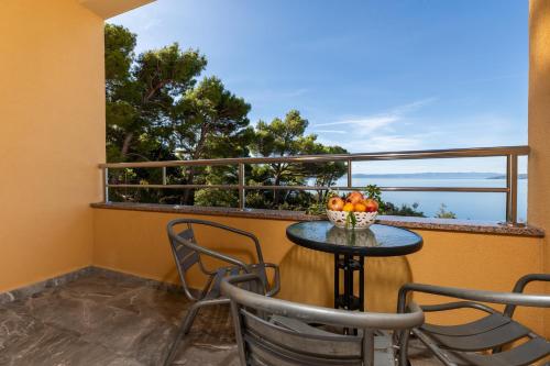 陽台/露台, Apartments with parking space Krvavica, Makarska - 23540 in 加菲薩