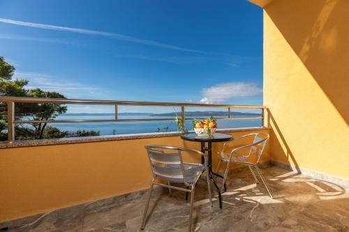 陽台/露台, Apartments with parking space Krvavica, Makarska - 23540 in 加菲薩