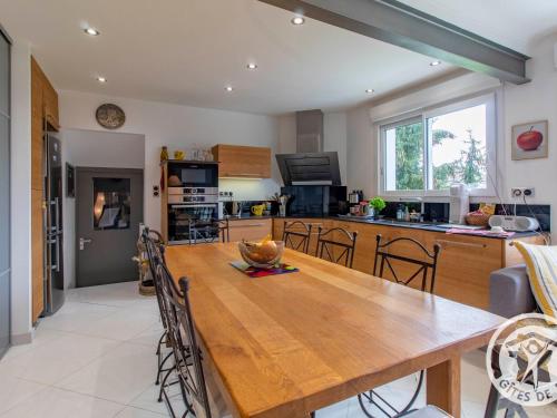 . Charmante Maison avec Jardin, Proche Puy du Fou et Cholet, Wifi, Tout Confort - FR-1-622-48