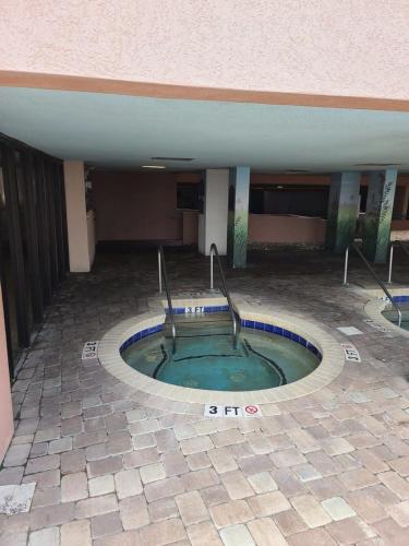 Lovely ocean-view condo right on the beach SC12 - image 5