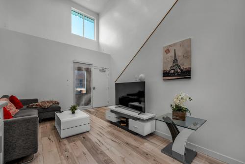 New 1 Bedroom Loft with View of Hollywood Sign, Los Angeles (fotografie 4)