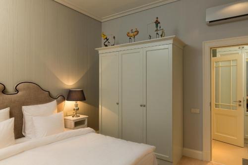 One Bedroom Apartment