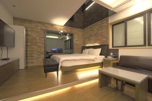 photo1