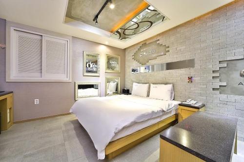 Daegu Palgongsan Couple