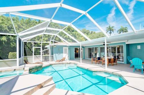 Heated Pool Hot Tub and Spa Remodeled in Bradenton, USA