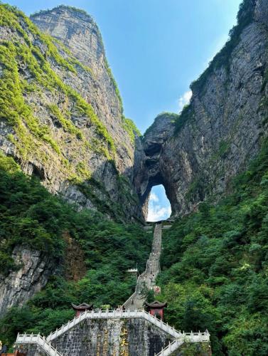 Anya Hotel -Next to Jiefang West Bar Street 2 minutes to the subway station free coffee free laundry free gym, huge windows Anya Hotel -Next to Jiefang West Bar Street 2 minutes to the subway station free coffee free laundry free gym, huge windows