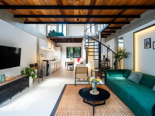 Berawa Loft #2 Canggu - image 2
