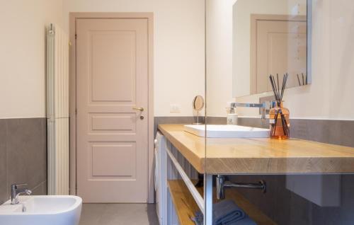 Cuore della città - deluxe apt near Egyptian museum with parking by Home a porter - Tap to explore photos